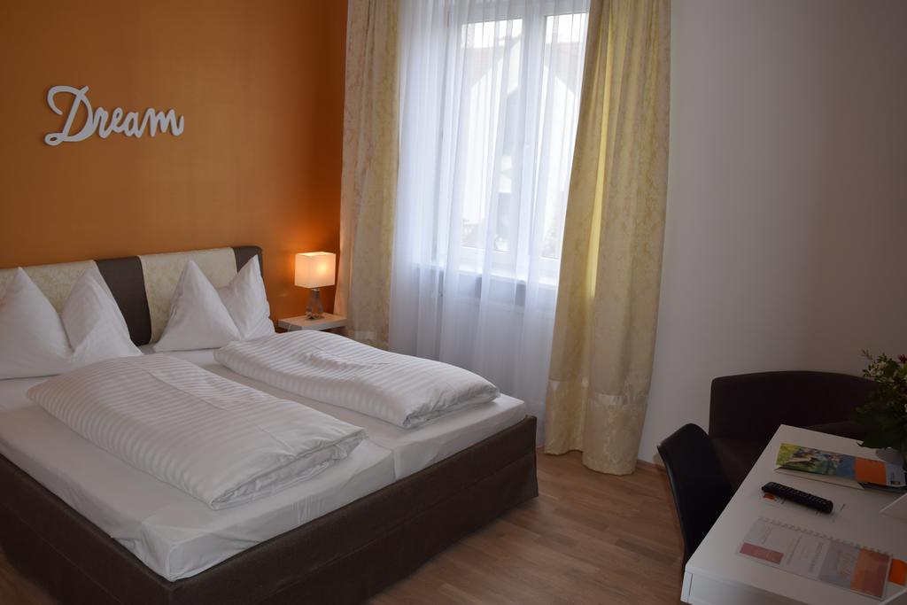 Stadthotel Guertler Amstetten Ngoại thất bức ảnh